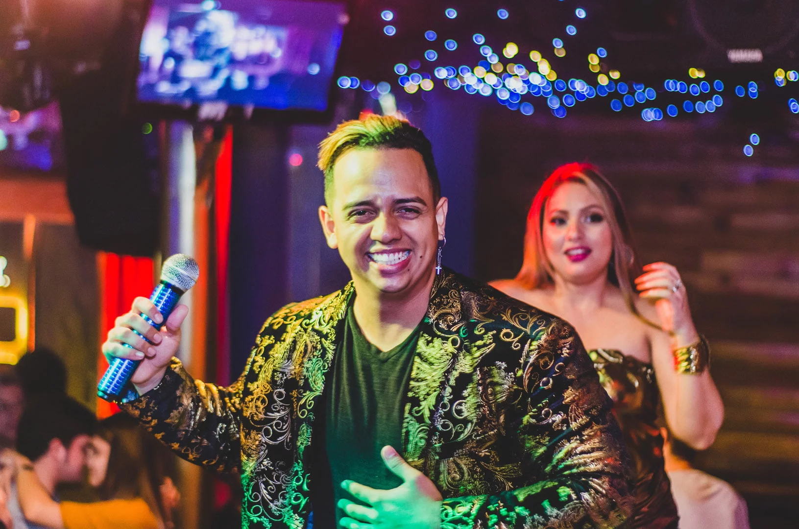 Fotos 15 Años Cantagallo Karaoke Bar • Copyright 2019 HO Advertising